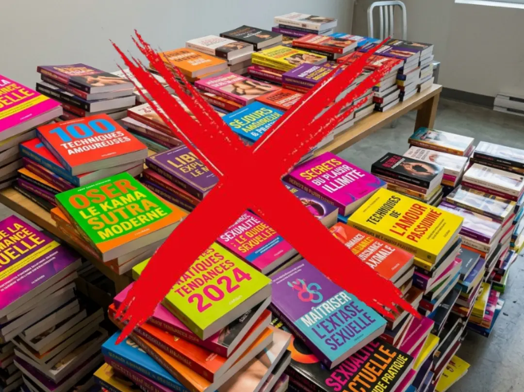 piles de livres de guides de manuels concernant la sexualité et l'épanouissement sexuels qui infantilisent les individus